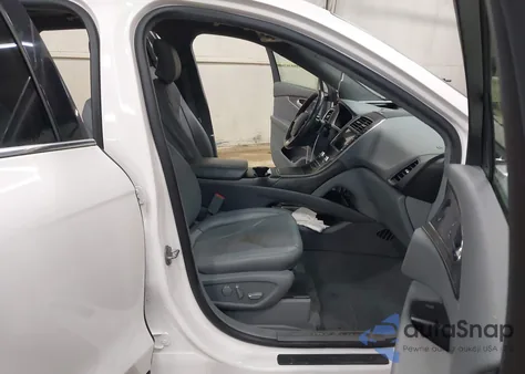 2019 Lincoln Nautilus Reserve z USA, uszkodzony, nr VIN 2LMPJ8L97KBL21118